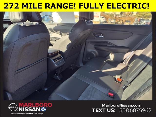Photo of 2025 2t Blu Blk Roof Nissan ARIYA