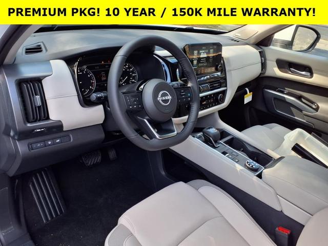 Photo of 2025 Everest White P Nissan Pathfinder