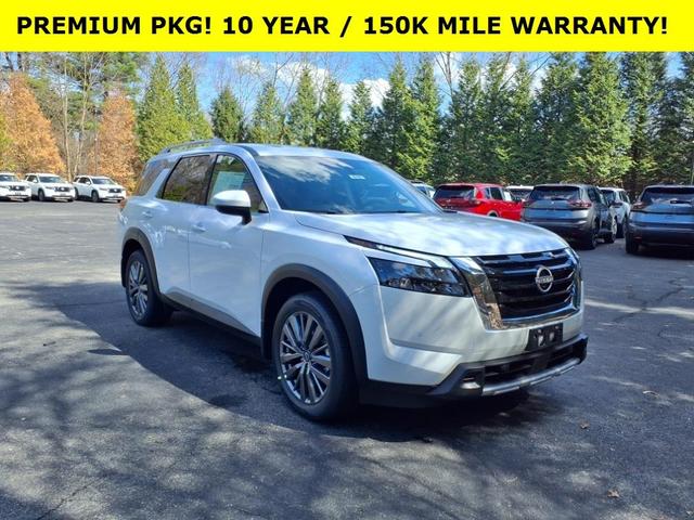 Photo of 2025 Everest White P Nissan Pathfinder