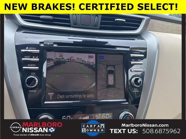 Photo of 2021 White Nissan Murano