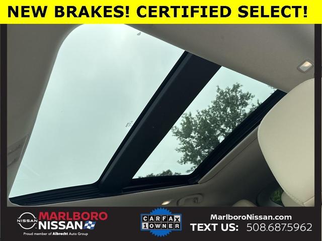 Photo of 2021 White Nissan Murano