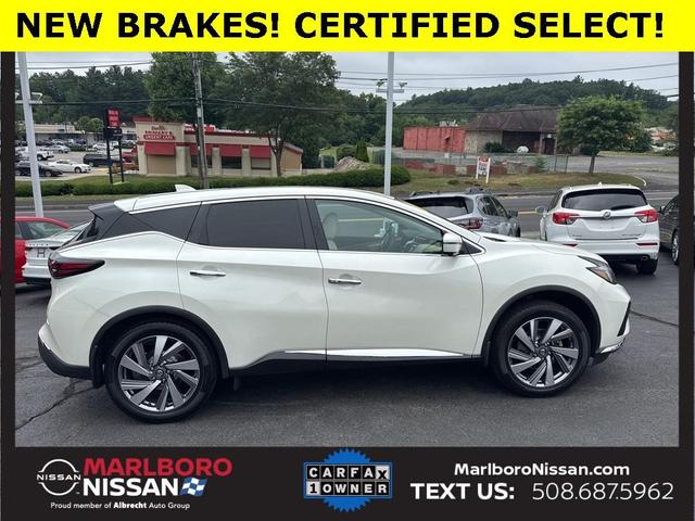 Photo of 2021 White Nissan Murano
