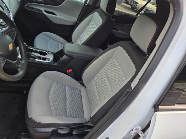 Photo of 2018 Summit White Chevrolet Equinox