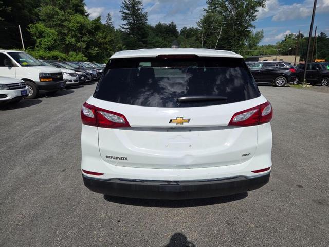 Photo of 2018 Summit White Chevrolet Equinox