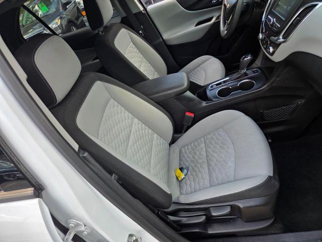 Photo of 2018 Summit White Chevrolet Equinox
