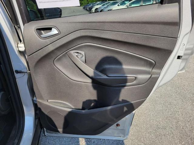 Photo of 2017 Ingot Silver Metallic Ford Escape