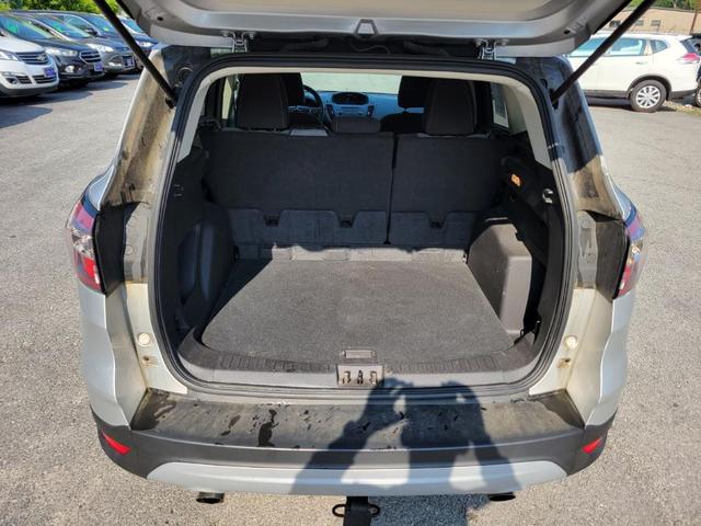 Photo of 2017 Ingot Silver Metallic Ford Escape