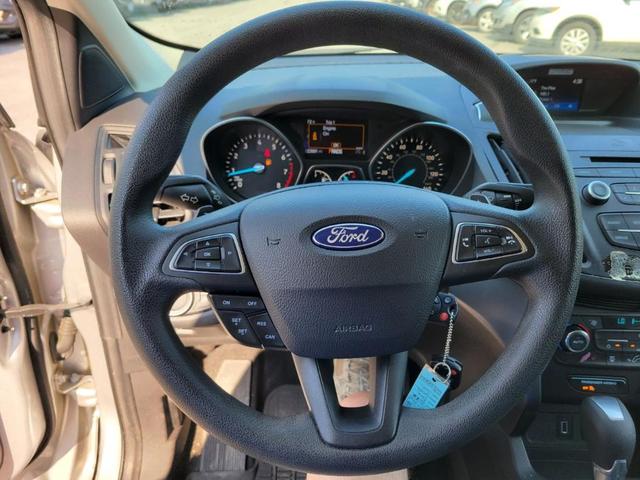 Photo of 2017 Ingot Silver Metallic Ford Escape