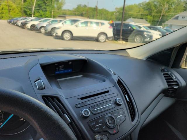 Photo of 2017 Ingot Silver Metallic Ford Escape