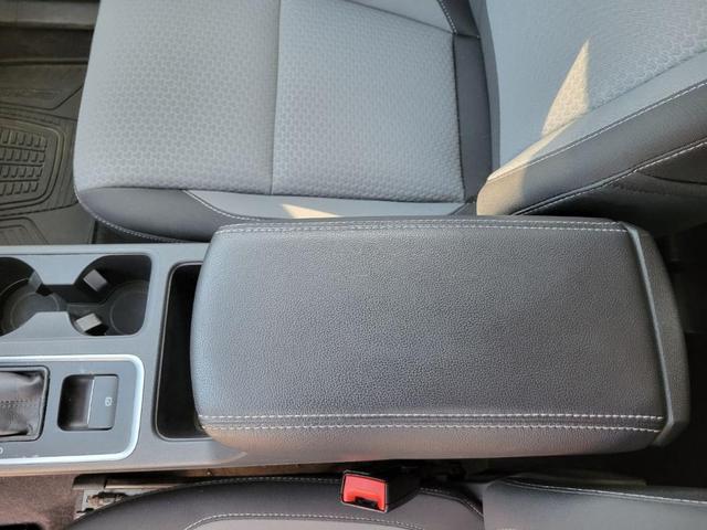 Photo of 2017 Ingot Silver Metallic Ford Escape