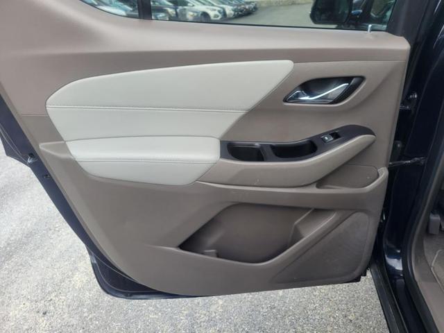 Photo of 2020 Midnight Blue Metallic Chevrolet Traverse