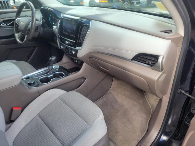 Photo of 2020 Midnight Blue Metallic Chevrolet Traverse