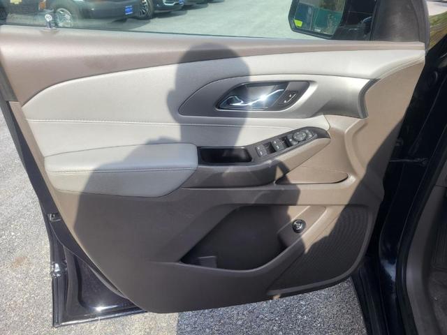 Photo of 2020 Midnight Blue Metallic Chevrolet Traverse