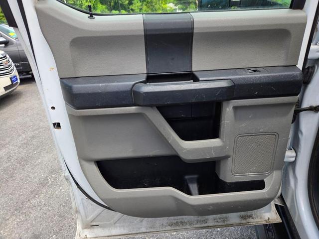Photo of 2020 Oxford White Ford F-250