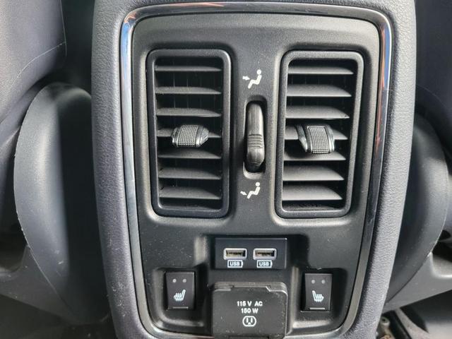 Photo of 2017 Bright White Clearcoat Jeep Grand Cherokee
