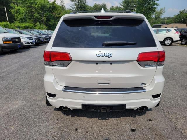 Photo of 2017 Bright White Clearcoat Jeep Grand Cherokee