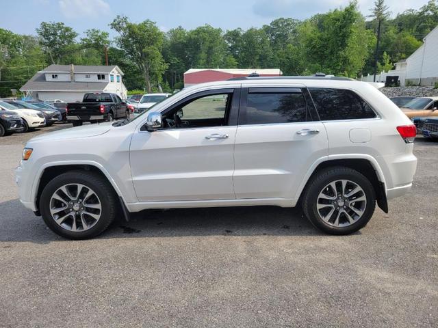 Photo of 2017 Bright White Clearcoat Jeep Grand Cherokee