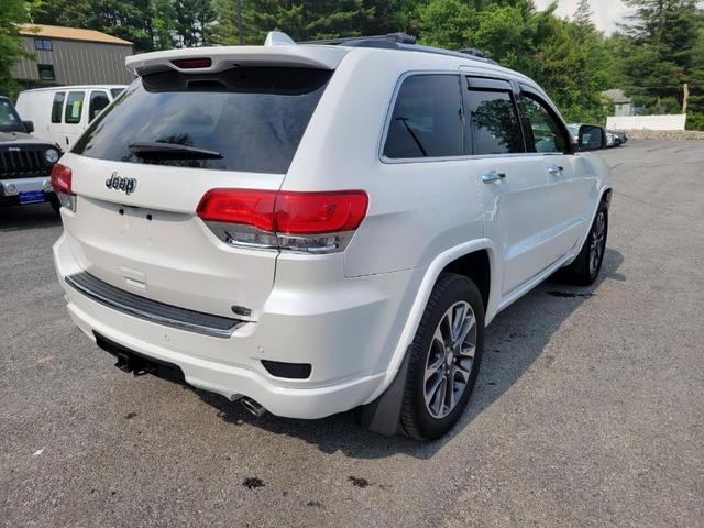 Photo of 2017 Bright White Clearcoat Jeep Grand Cherokee