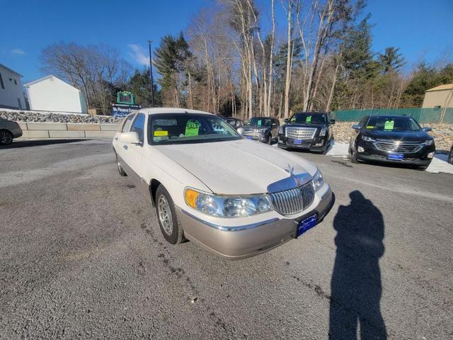 2001 Lincoln Town Car