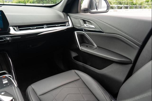 Photo of 2025 Space Silver Metallic BMW X1