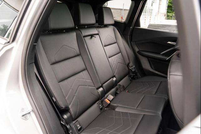 Photo of 2025 Space Silver Metallic BMW X1