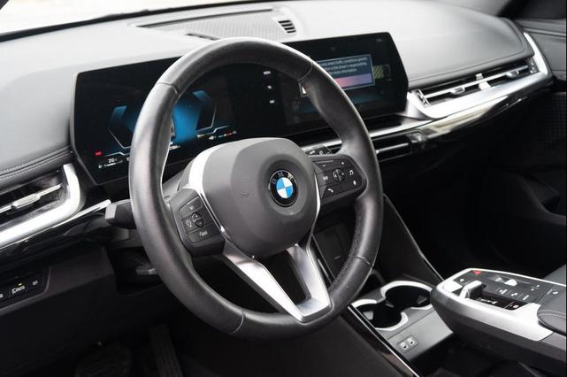 Photo of 2025 Space Silver Metallic BMW X1