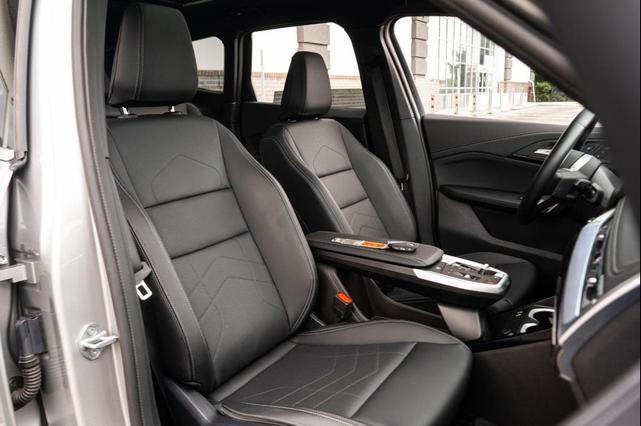 Photo of 2025 Space Silver Metallic BMW X1