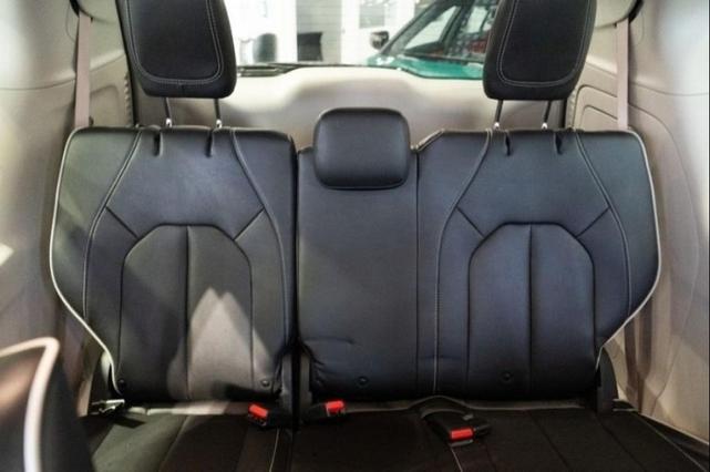 Photo of 2021 Bright White Clearcoat Chrysler Pacifica Hybrid
