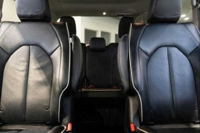 Photo of 2021 Bright White Clearcoat Chrysler Pacifica Hybrid