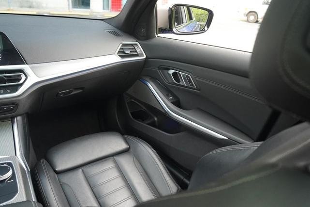 Photo of 2021 Portimao Blue Metallic BMW M340