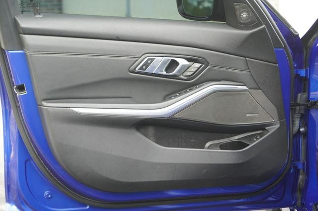 Photo of 2021 Portimao Blue Metallic BMW M340