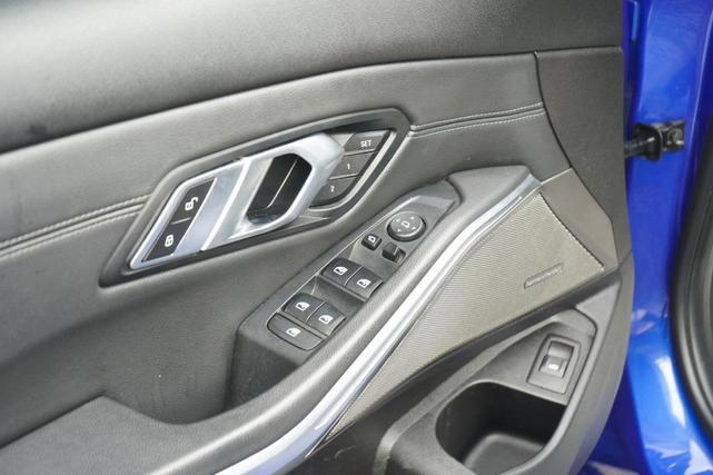 Photo of 2021 Portimao Blue Metallic BMW M340