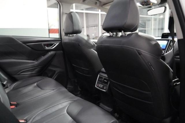 Photo of 2022 Crystal White Pearl Subaru Forester