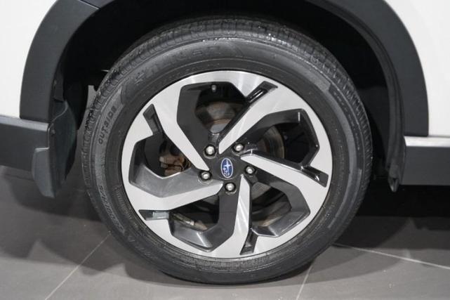 Photo of 2022 Crystal White Pearl Subaru Forester
