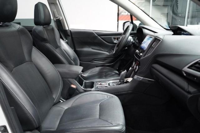 Photo of 2022 Crystal White Pearl Subaru Forester