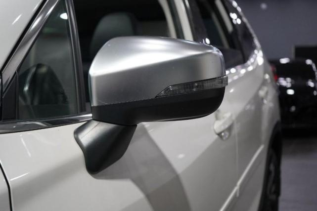 Photo of 2022 Crystal White Pearl Subaru Forester