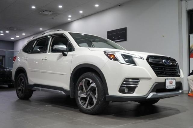 Photo of 2022 Crystal White Pearl Subaru Forester