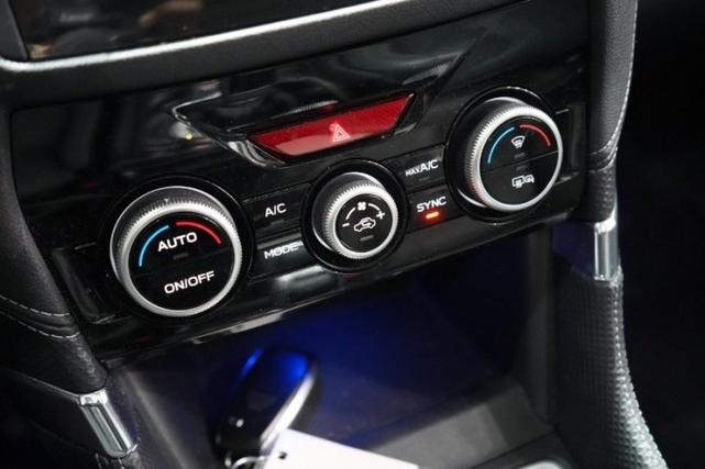 Photo of 2022 Crystal White Pearl Subaru Forester