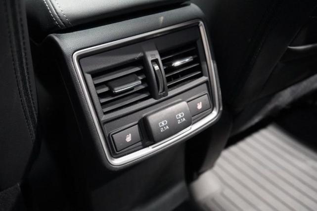 Photo of 2022 Crystal White Pearl Subaru Forester