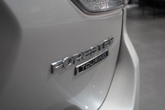 Photo of 2022 Crystal White Pearl Subaru Forester