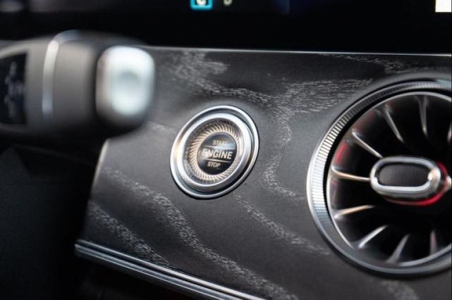 Photo of 2022 MANUFAKTUR Starling Blue Magno Mercedes-Benz AMG E 53