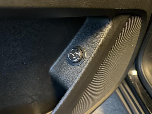 Photo of 2023 Mosaic Black Metallic Chevrolet Traverse