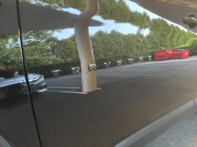 Photo of 2023 Mosaic Black Metallic Chevrolet Traverse