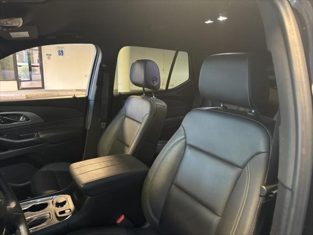 Photo of 2023 Mosaic Black Metallic Chevrolet Traverse
