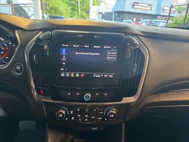 Photo of 2023 Mosaic Black Metallic Chevrolet Traverse