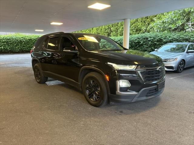 Photo of 2023 Mosaic Black Metallic Chevrolet Traverse