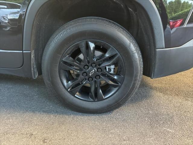 Photo of 2023 Mosaic Black Metallic Chevrolet Traverse