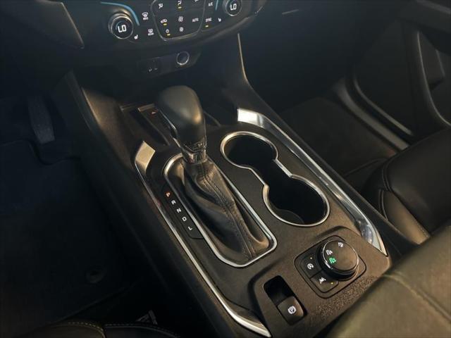 Photo of 2023 Mosaic Black Metallic Chevrolet Traverse