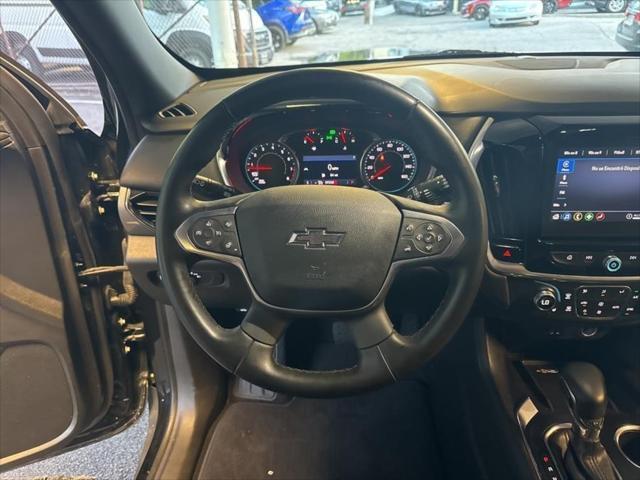 Photo of 2023 Mosaic Black Metallic Chevrolet Traverse