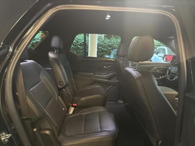 Photo of 2023 Mosaic Black Metallic Chevrolet Traverse